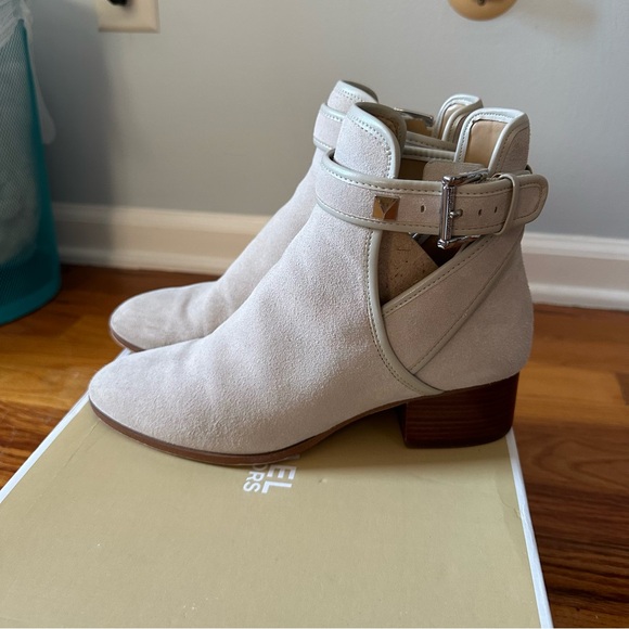 Michael Kors Boots - Picture 11 of 11